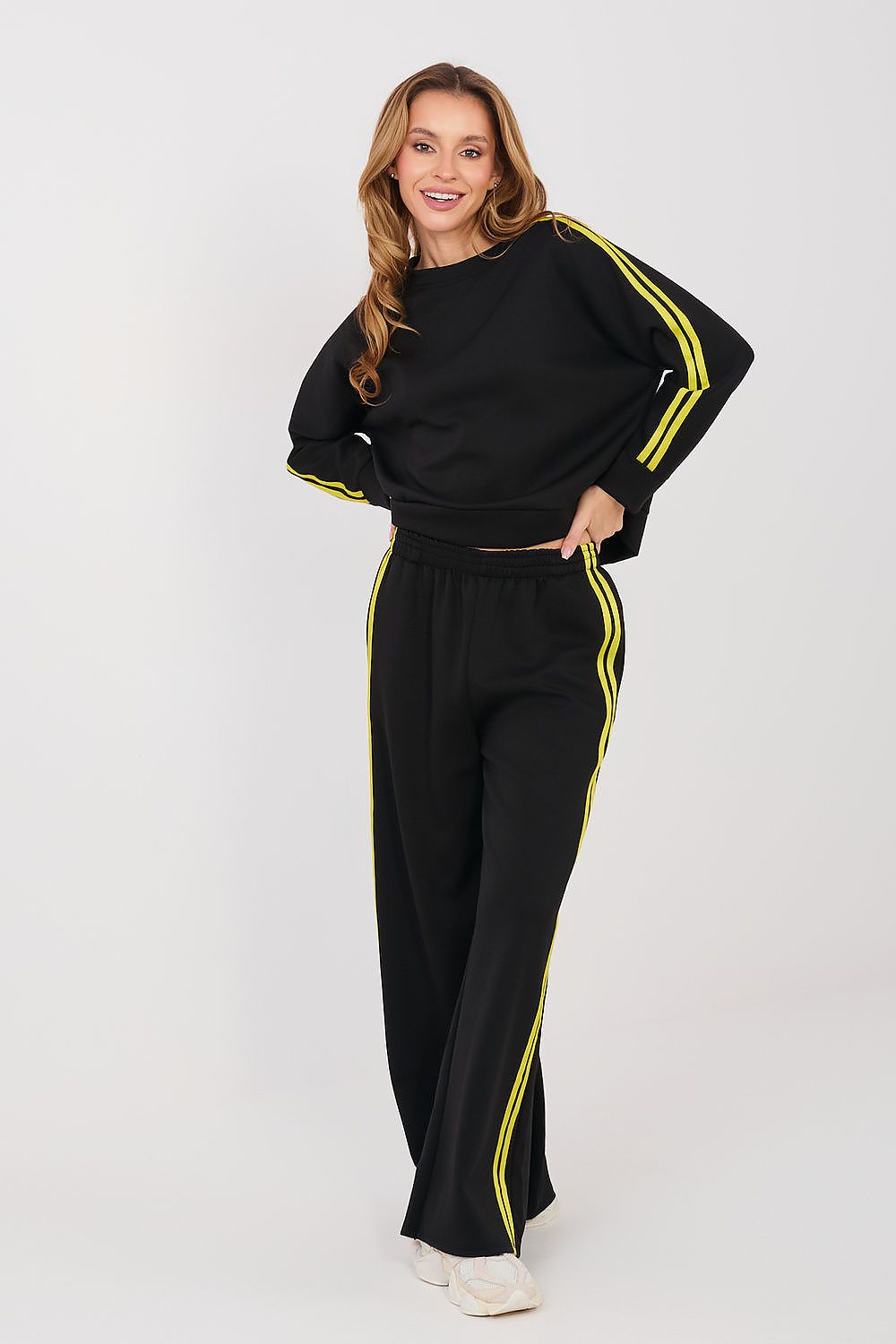  L`ensemble model 232210 Rue Paris 