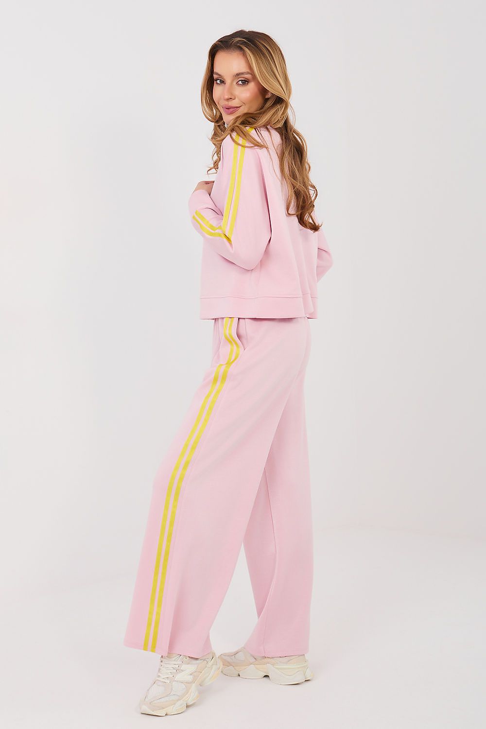  L`ensemble model 232214 Rue Paris 